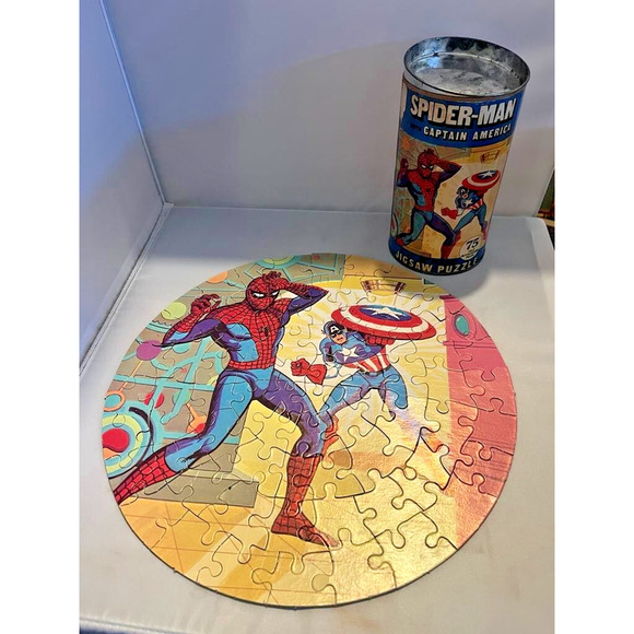 1974 Spider-Man with Captain America 12” Round Jigsaw Puzzle 75 Pieces HG Toys - Picture 1 of 3